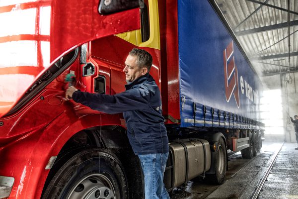 tautliner transport