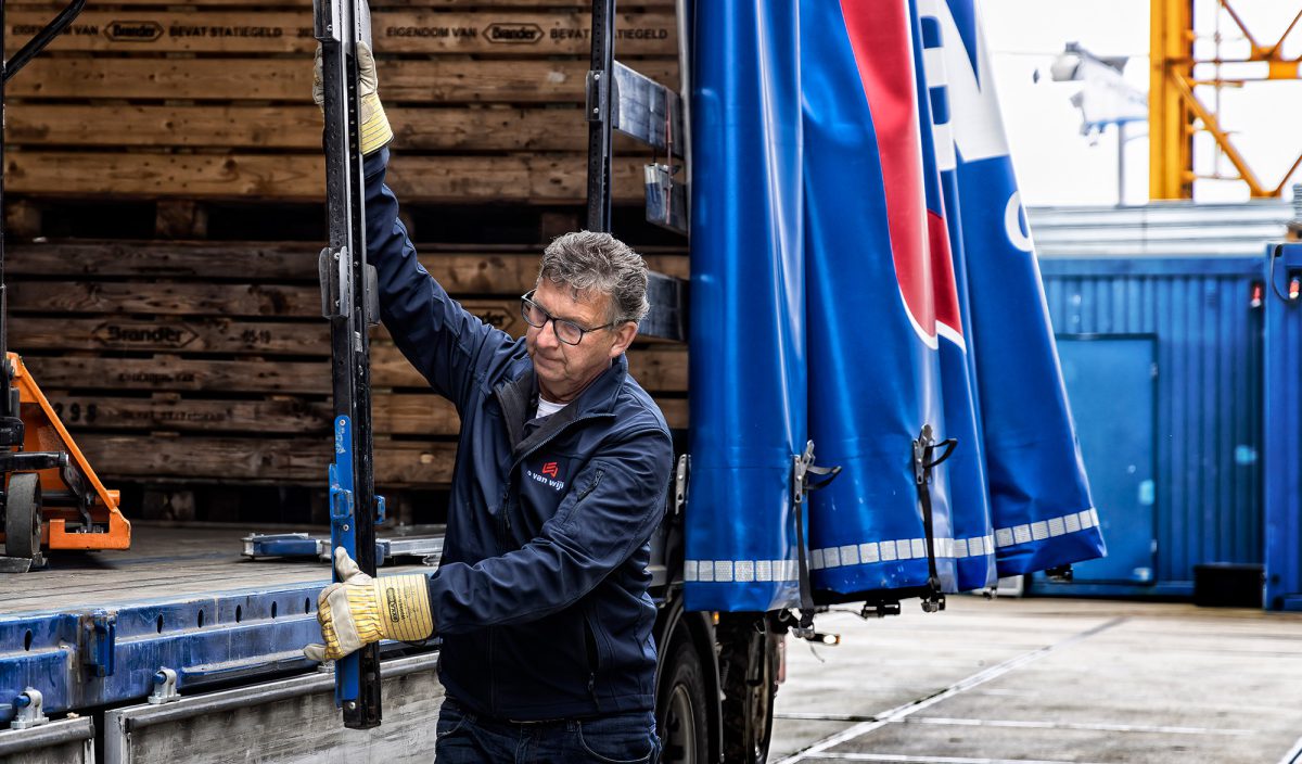 tautliner transport